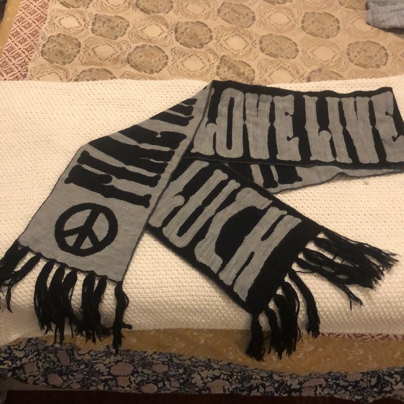 Lucky Brand “Live in Love Live in Luck” scarf - Picture 3 of 5